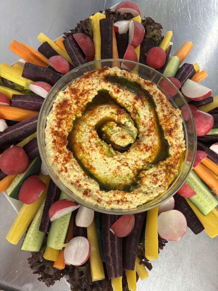 Hummus platter with fresh vegetables